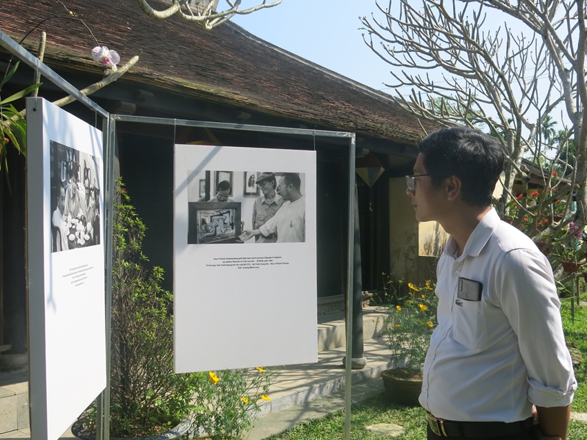 The first solo exhibition of musician Trinh Cong Son s paintings