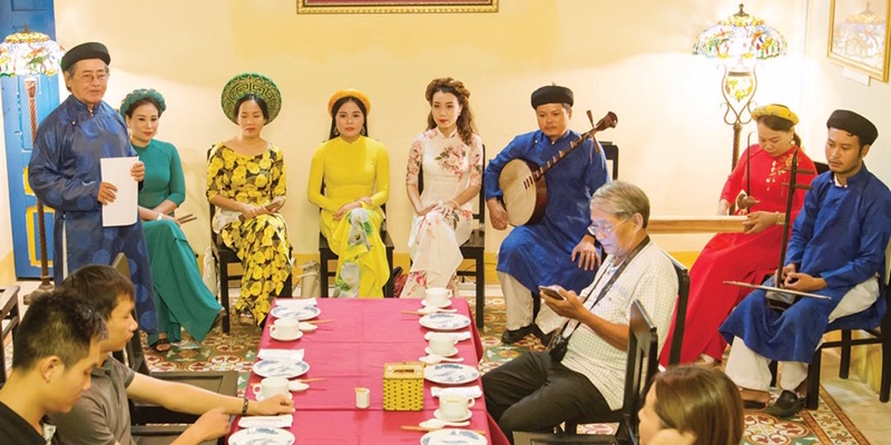 Preservation of Hue Singing in the face of challenges