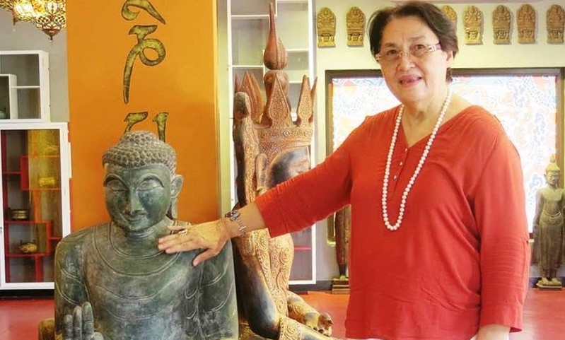 Space of Eastern and Western cultures convergence