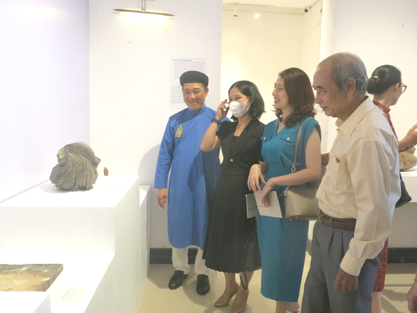 Enjoying Japanese pottery through the exhibition Yakishime - Earth Metamorphosis