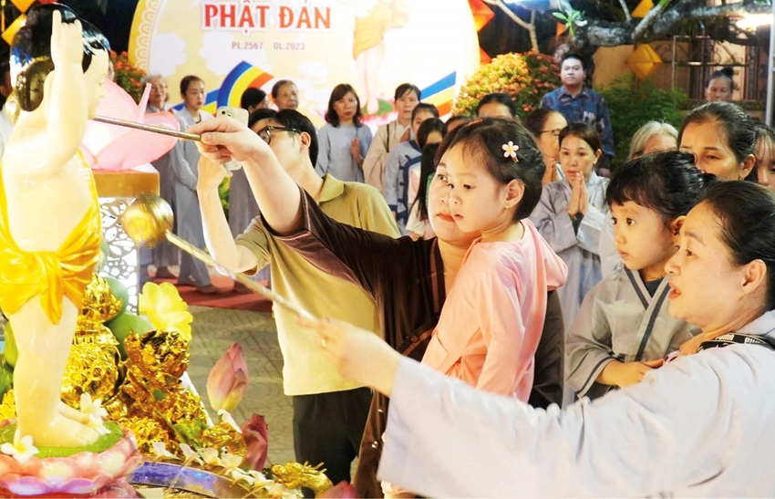 Visiting Hue on Vesak day