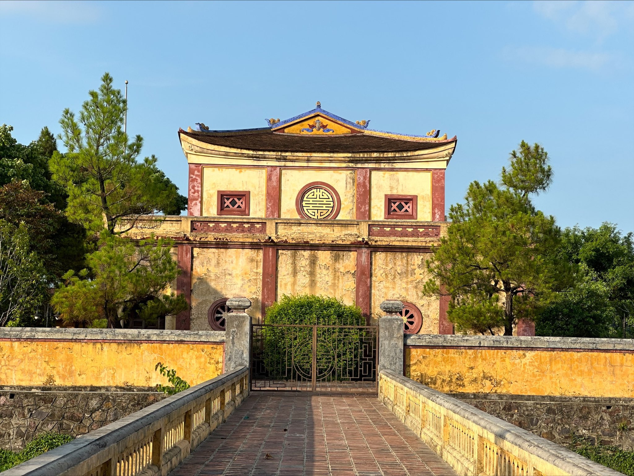 Tang Tho Lau and story of book donations