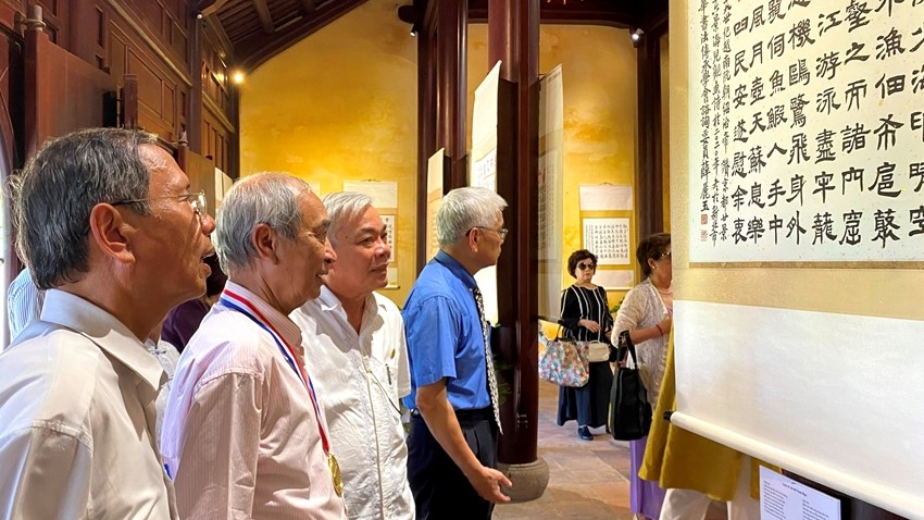 Than Kinh Nhi Thap Canh through the Inherited Calligraphy of Taiwan China