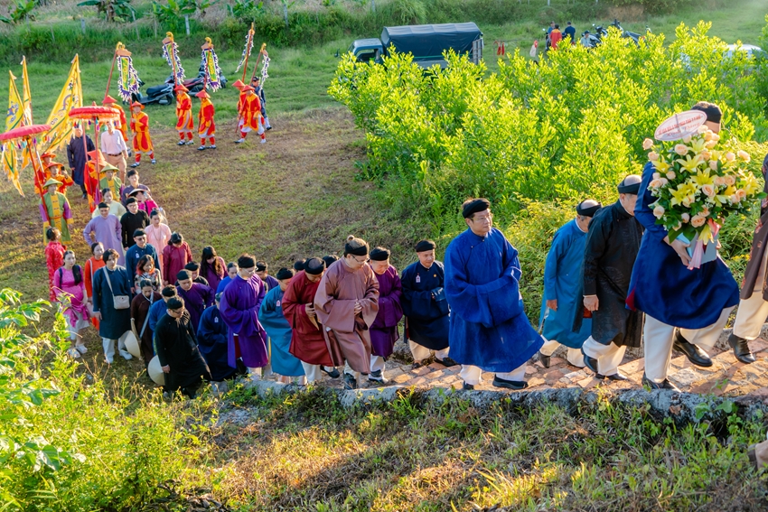 Gratitude ceremony to Martial Lord Nguyen Phuc Khoat held