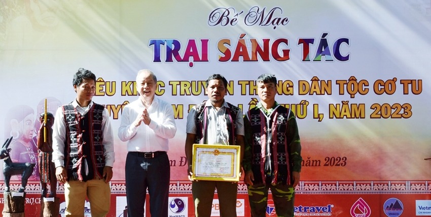 More than 140 sculptural artworks created on the theme of Co Tu ethnic community