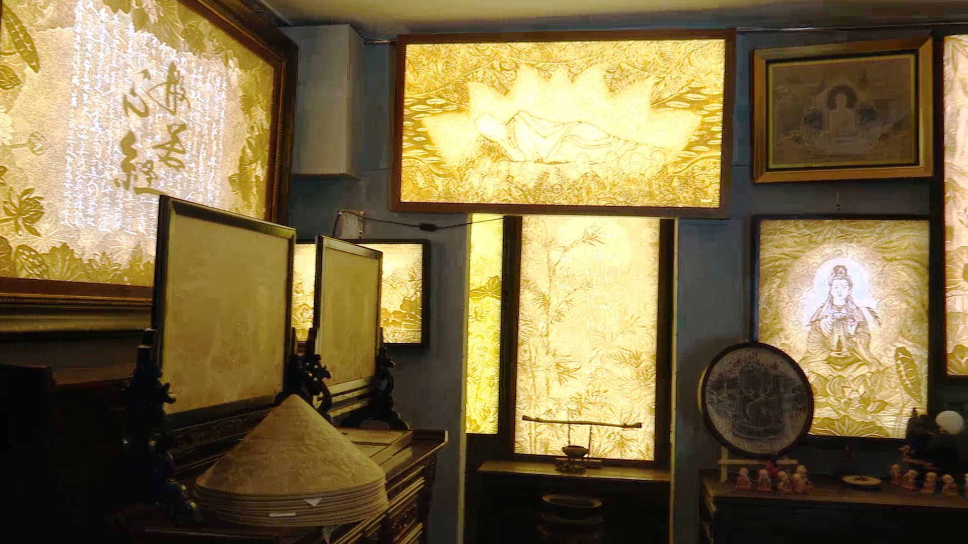 Truc Chi “comes into” daily life