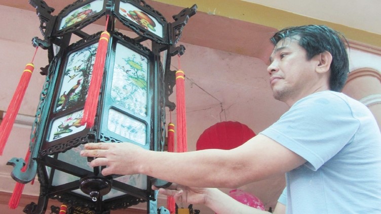 Mr Man - the Lantern Maker