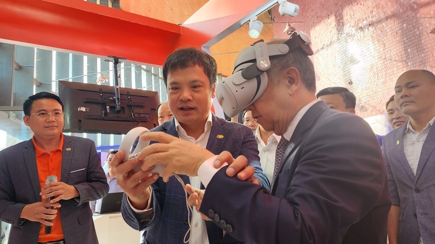 Opening the exhibition of typical digital technology platforms and solutions