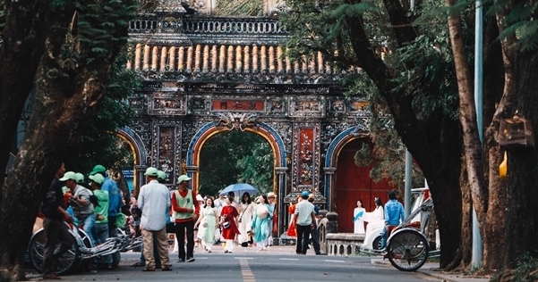 A poetic Hue on late winter days