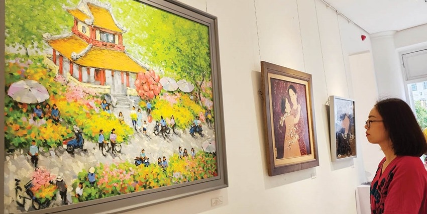 “Friends” meet in Hue