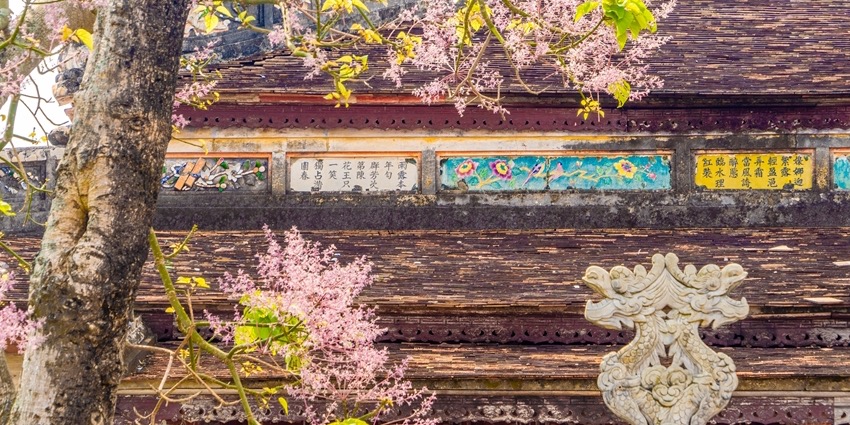 Celebrating the 8th anniversary of the recognition of Poetry and Literature on Hue Royal Architecture as a World Documentary Heritage