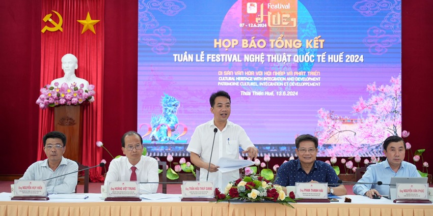Hue International Arts Festival Week attracted more than 100,000 tourist arrivals