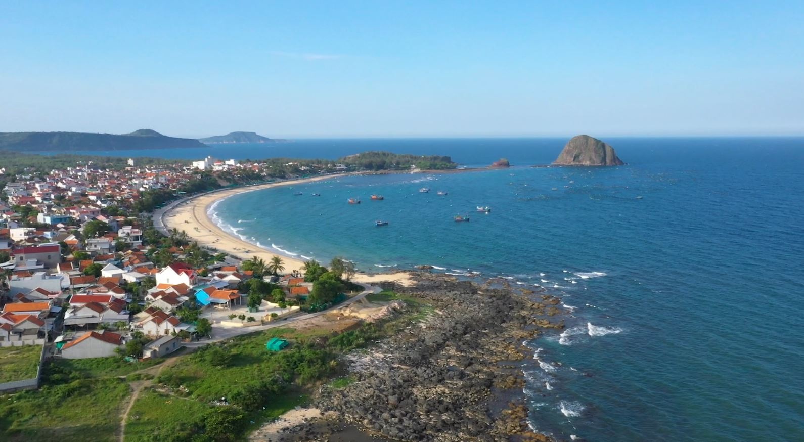 Hon Yen in anchovy season