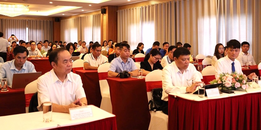 Enhancing communication skills on plastic waste prevention