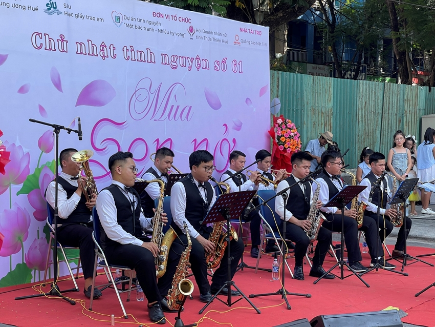 Brass Band performing and honoring mothers at Hue Central Hospital