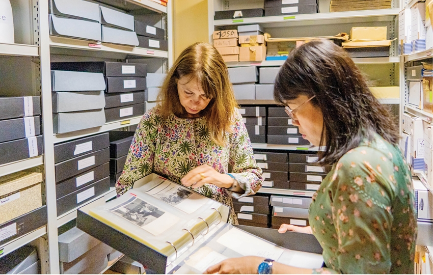 Collecting Hue heritage documents from France