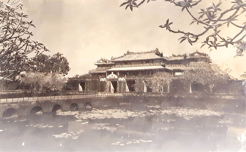 The photographer and witness to Emperor Bao Dai s abdication