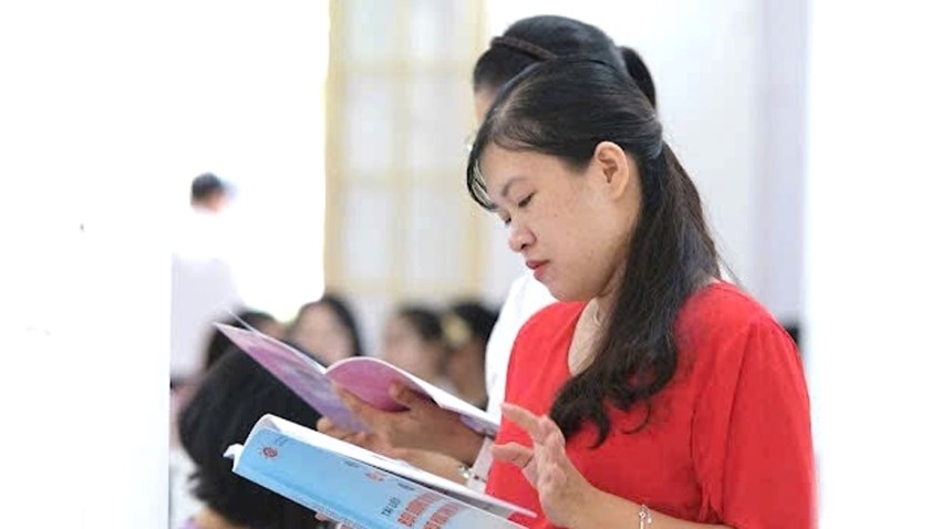 “Help children to be friends with books”