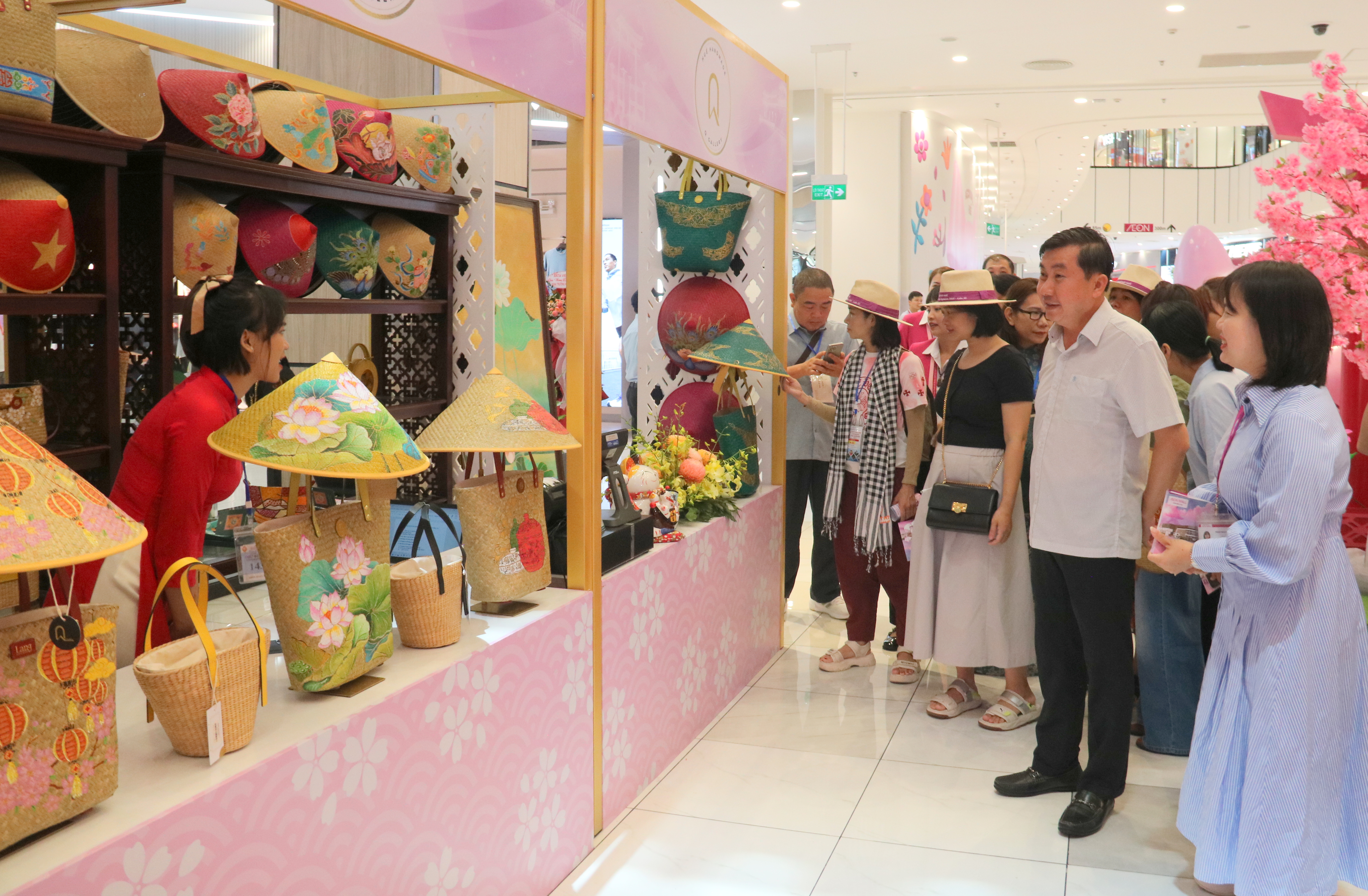 Connecting travel, attracting visitors to Hue