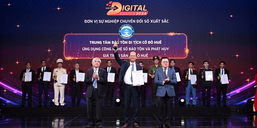 Hue Monuments Conservation Center wins Vietnam Digital Transformation Award 2024