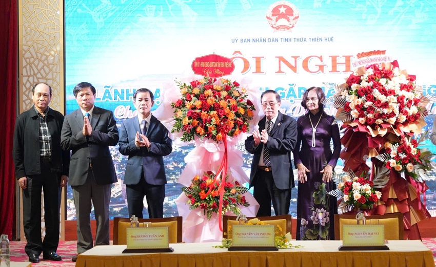 Thua Thien Hue Provincial People’s Committee Listening and Accompanying with businesses