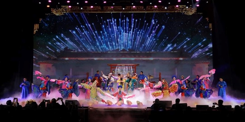 Hue Royal Court traditional art Theater wins two Silver medals at National music and dance Festival