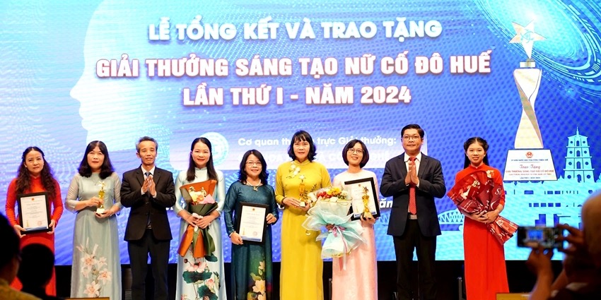15 outstanding works are honored at the 1st Hue Ancient Capital Women’s Creativity Award Ceremony