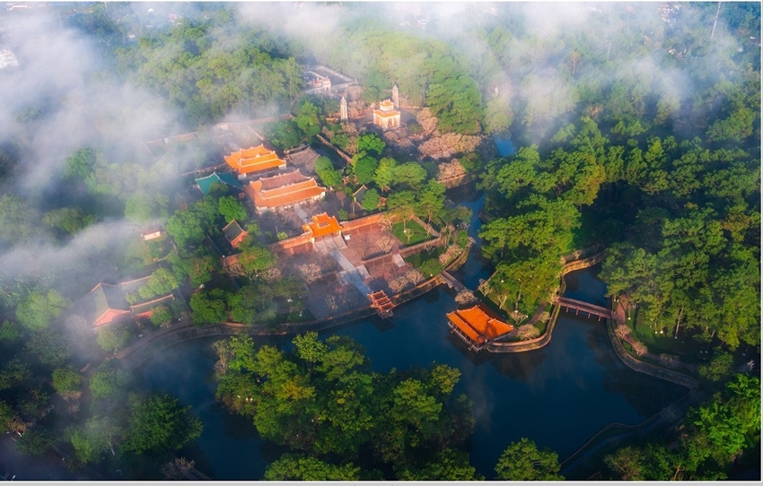 Scenery, culture, and heritage from all over the country “converge” in Hue
