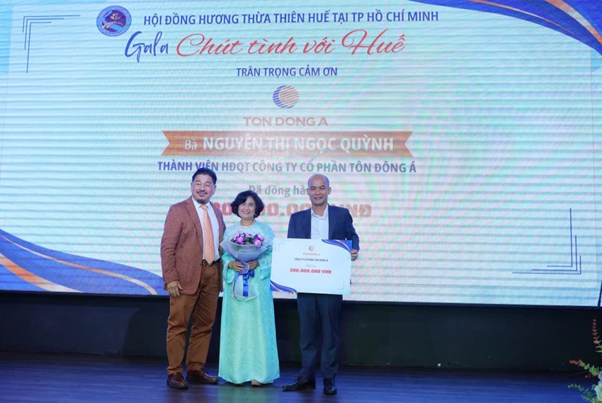 The night show “Little love for Hue” supports community projects