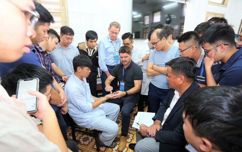 Vietnam-Australia Hand Surgery Training
