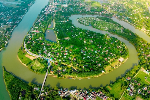 Agreement on compiling a dossier to submit to the Prime Minister for consideration and recognition of Phuoc Tich ancient village as a special national relic