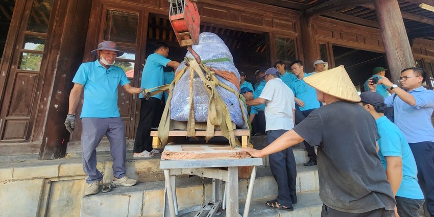 Relocating of over 32,000 artifacts of the Thua Thien Hue History Museum