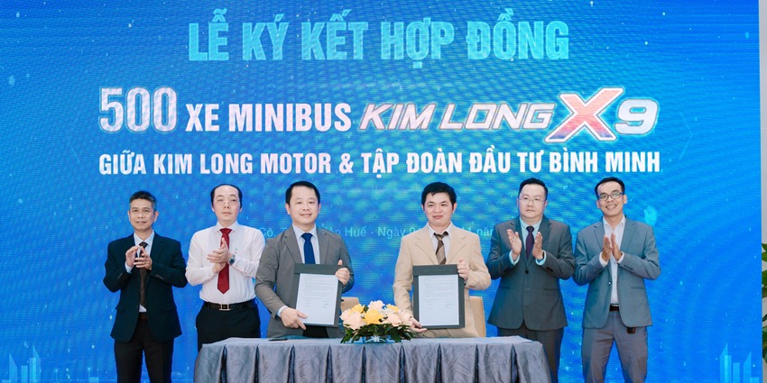 Signing contract for 500 KIMLONG X9 minibuses