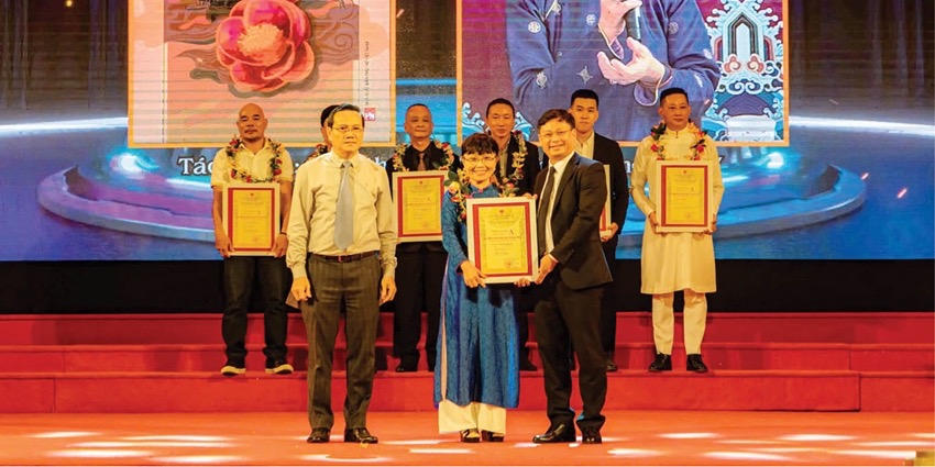 “Hue is my endless inspiration”