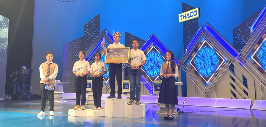 Le Quang Duy Khoa continues to win the monthly competition of the 2025 Road to Mount Olympia