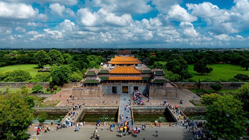 For Hue to be worthy of being a centrally-governed municipality