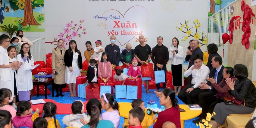 200 spring gifts presented to pediatric patients