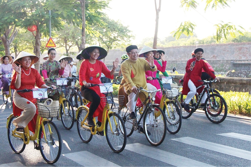 The journey of the five-panel Ao dai