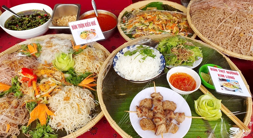 Various activities to honor Van Cu noodle-making craft