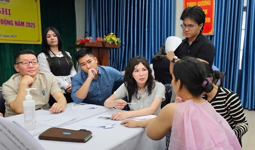 Free examination and reconstructive surgery for 10 patients