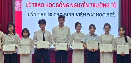151 Nguyen Truong To scholarships awarded to Hue University students