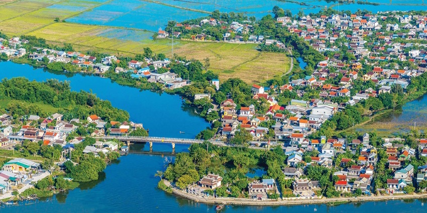 Thanh Phuoc by the Sinh River Junction