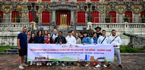 Australian famtrip group surveys tourism products in Hue