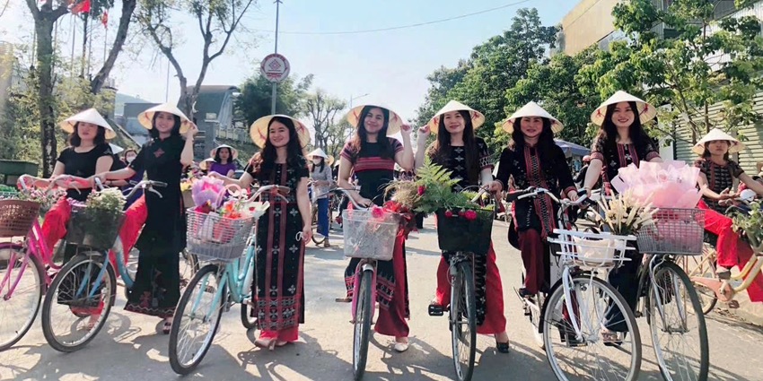 Honoring Zeng Ao Dai of A Luoi