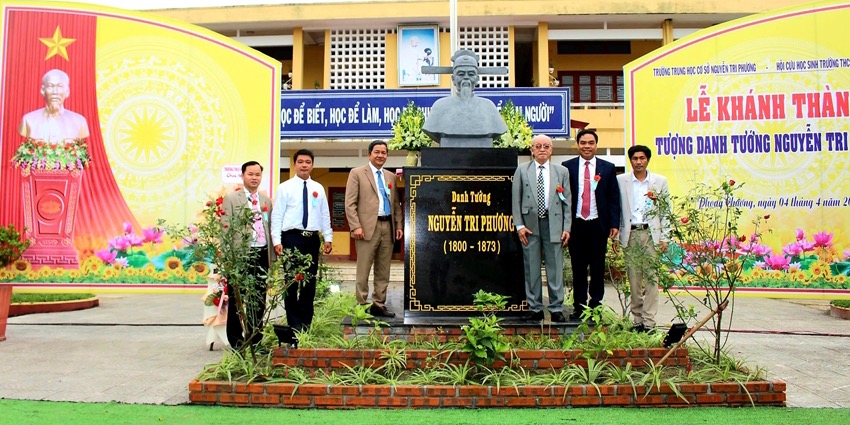 Inauguration of the General Nguyen Tri Phuong monument