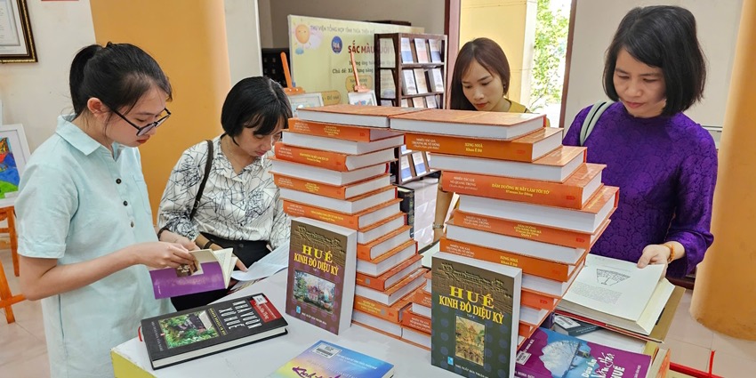 Numerous events to celebrate the 4th Vietnam Book and Reading Culture Day