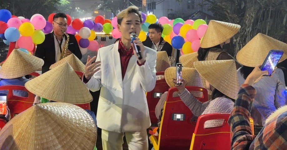 Music tour on Hue City sightseeing bus