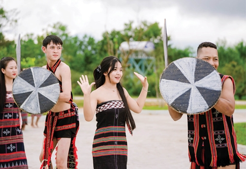 Co Tu people’s An Ninh Pa Nua