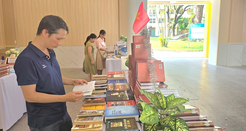 Responding to the “Vietnam Book and Reading Culture Day”
