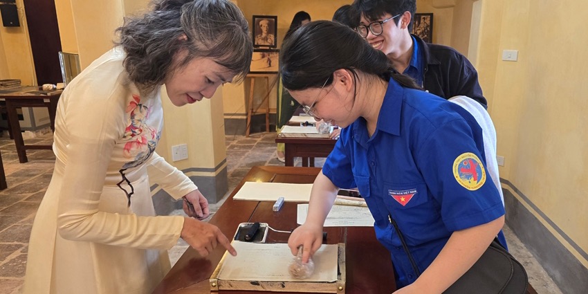 Exploring and promoting value of Nine Dynastic Urns Documentary Heritage